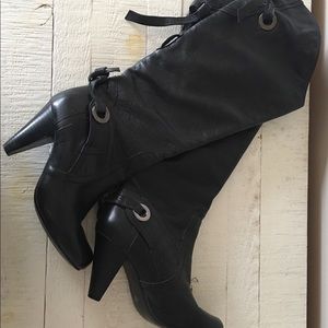 Two Lips Too Black Leather Boots w/ ties Leather Details Sz 6